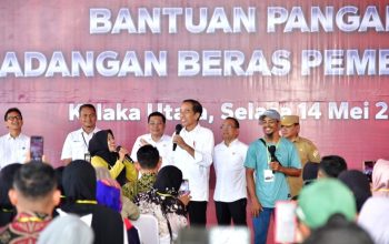Presiden Jokowi Serahkan Bantuan Pangan, bagi Masyarakat di Kolaka Utara